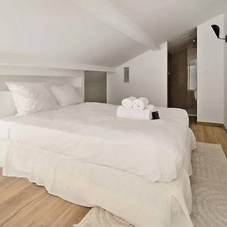 Cozy Flat -1bdr 4p- *